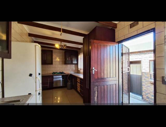 4 BEDROOM HOUSE FOR SALE IN DALPARK EXT 1